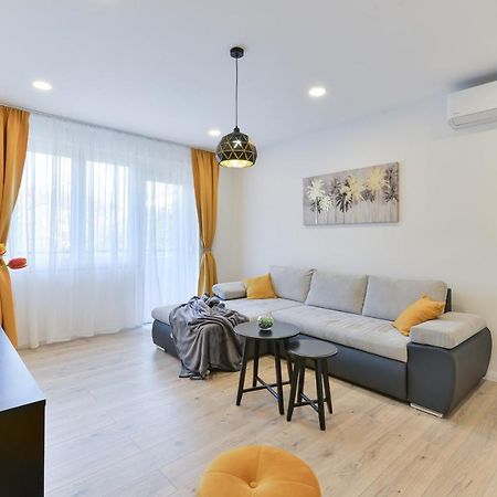 Zara Lumina Apartment Exterior photo